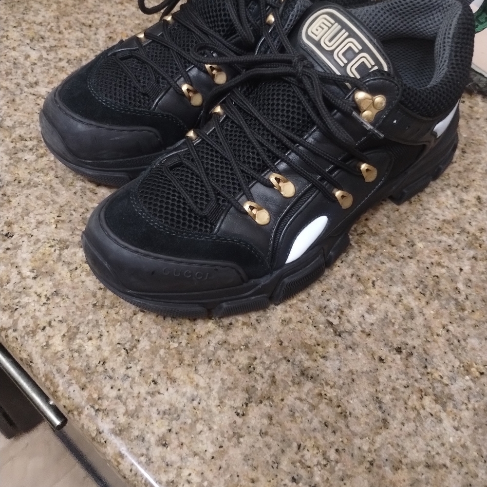 Men authentic Gucci sneakers pre-owned good condition